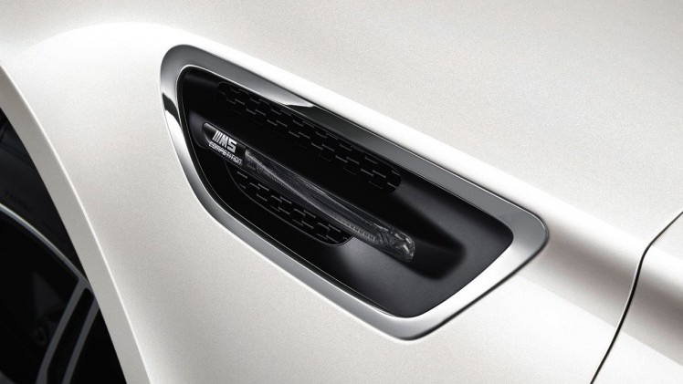 De BMW M5 Competition Edition vormt het sluitstuk van de loopbaan van de 5 Serie. Met 600 pk en speciale uitrusting is het exclusieve feestnummer niet te missen.