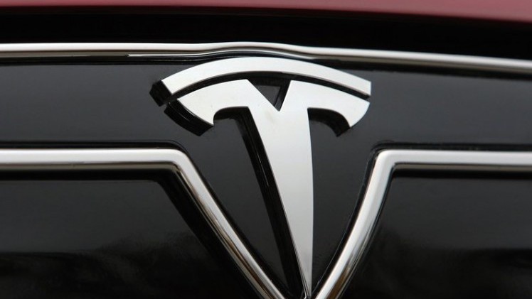 Onthulling Tesla Model 3 op 31 maart 2016, maar het duurt tot 2017 voordat de Model 3 op de markt komt.