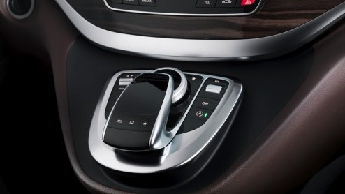 Mercedes presenteert alvast een stukje van de nieuwe V-Klasse en VIano, de Mercedes onder de busjes.
