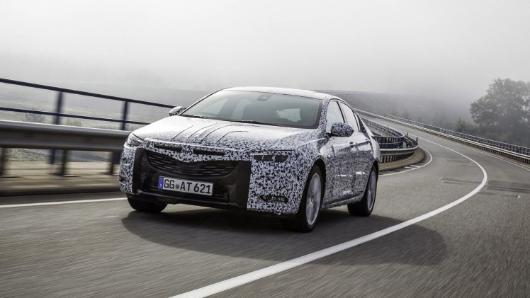 Nieuwe Opel Insignia ziet het licht als Opel Insignia Grand Sport tijdens de Autosalon van Geneve 2017. Voorafgaand aan de introductie zien we hier de spy shots van de Insignia vijfdeurs.