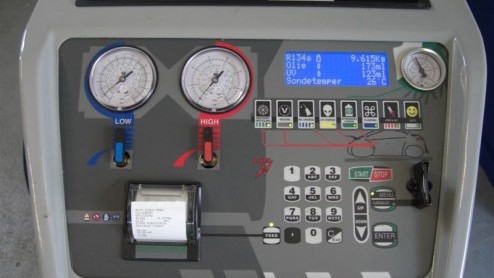 De airconditioning is tegenwoordig niet meer weg te denken uit vrijwel elke nieuwe auto. Zeker in de zomerperiode is de verkoeling die het systeem brengt een verademing. Toch blijkt de airco vaak vers