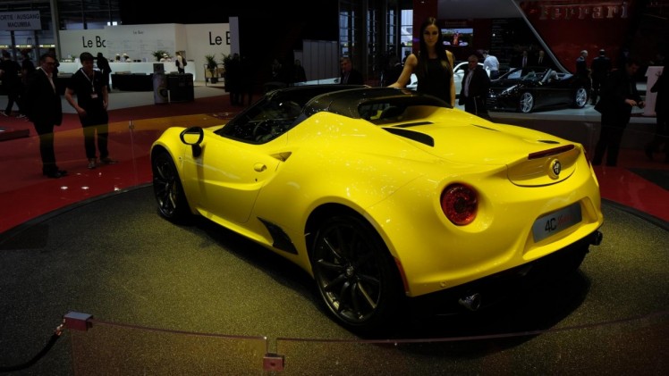 Prijzen Alfa Romeo 4C Spider beginnen bij 81.550 euro.