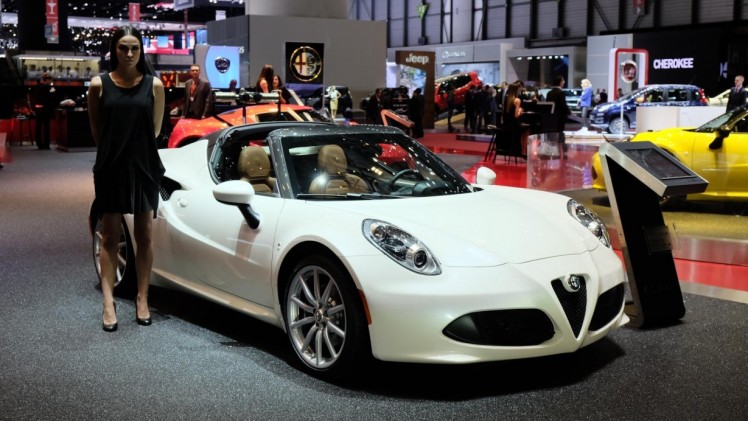 Prijzen Alfa Romeo 4C Spider beginnen bij 81.550 euro.