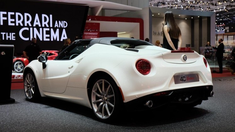 Prijzen Alfa Romeo 4C Spider beginnen bij 81.550 euro.