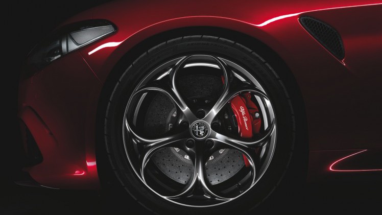 Met de Alfa Romeo Giulia brengen de Italianen het merk weer tot leven. De Giulia Quadrifoglio is het opwarmertje, in 2016 opgevolgd door courante leaseversies.
