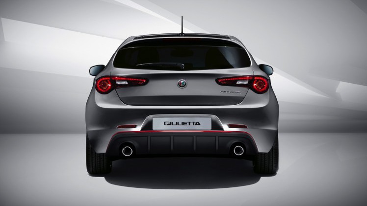 De Alfa Romeo Giulietta facelift is een feit. De Italiaan met nieuwe neus en 1.6 JTDm diesel voorzien van TCT-automaat scoort 21% bijtelling en begint bij prijzen vanaf 23.450 euro.