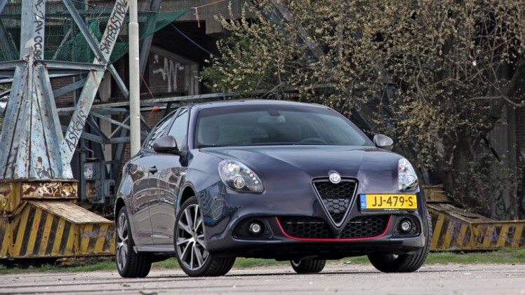 AutoVandaag test de vernieuwde Alfa Romeo Giuiletta in modeljaar 2017. De facelift introduceert de 1.6 JTDm 120 pk met TCT-automaat en dat is een fijn duo. Autotest!