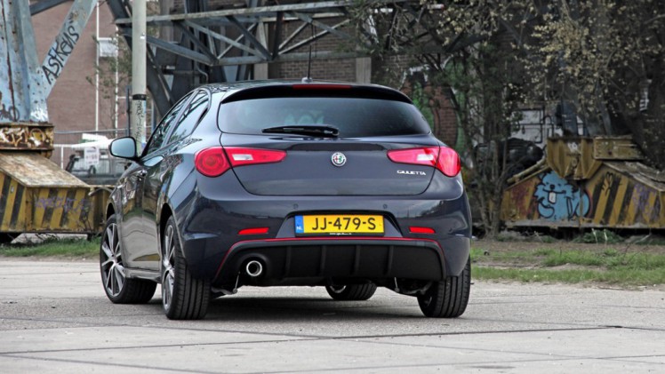 AutoVandaag test de vernieuwde Alfa Romeo Giuiletta in modeljaar 2017. De facelift introduceert de 1.6 JTDm 120 pk met TCT-automaat en dat is een fijn duo. Autotest!