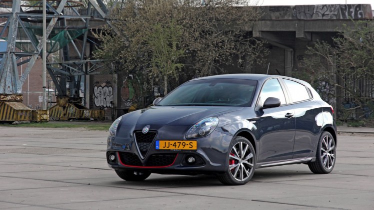 AutoVandaag test de vernieuwde Alfa Romeo Giuiletta in modeljaar 2017. De facelift introduceert de 1.6 JTDm 120 pk met TCT-automaat en dat is een fijn duo. Autotest!