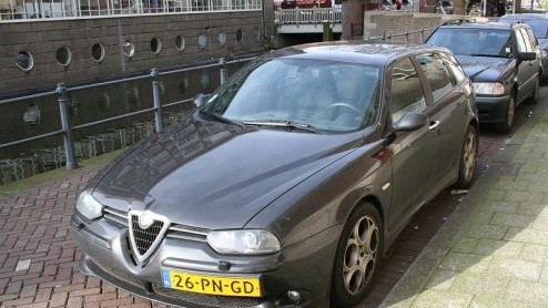 Op deze zonnige vrijdagmiddag heb ik mijn camera ter hand genomen om te kijken wat er zoal in het pittoreske Rotterdam te vinden is op straat. In het uur dat ik door de straten heen wandelde kwam ik o