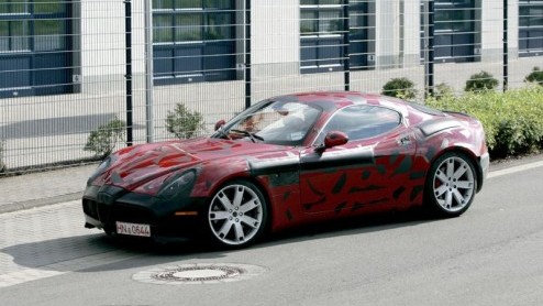 De Alfa Romeo 8C Competizione is een auto die elke keer als je hem ziet weer tot de verbeelding doet spreken. Althans, dat vind ik. Gelukkig (voor mij in ieder geval) kreeg ik weer fotos binnen van d