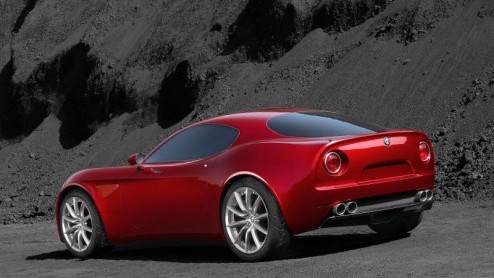 Eindelijk heeft Alfa Romeo de kogel door de kerk laten gaan. De 8C Competizione komt er!