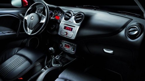 De Alfa MiTo werd donderdag in Itali voorgesteld aan het publiek, waardoor alle geheimen zijn onthuld en meer precieze details bekend zijn geworden. Ook zijn er nieuwe beelden beschikbaar. De carconf