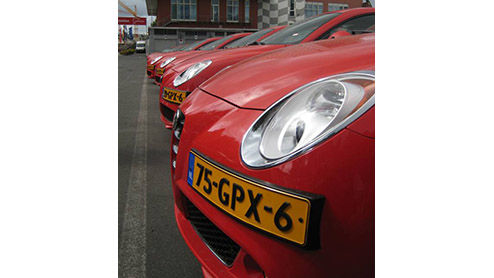 De strijd van Alfa in het compacte segment is dit jaar losgebarsten. Naast de voor 2009 gepland staande 149 verschijnt dit jaar de MiTo ten tonele, en hoe. Veiligheid, innovatieve techniek en sportivi