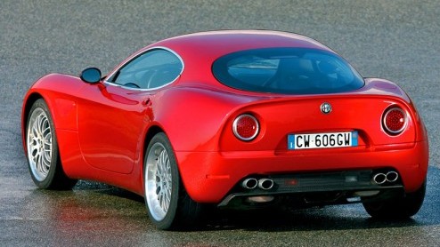 Dat hij komt is nu wel duidelijk, Alfa loopt er behoorlijk mee te koop. Maar de specificaties hadden we nog niet van de 8C Competizione, maar die zijn nu ook bekend.