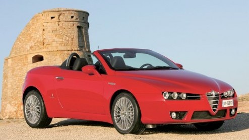 Als er n merk aan de lopende band mooie autos ontwerpt, dan is het wel Alfa Romeo. Vorig jaar de 159 en de Brera, eerder dit jaar de 159 Sportwagon en nu weer die prachtige Spider. Het kan niet stu