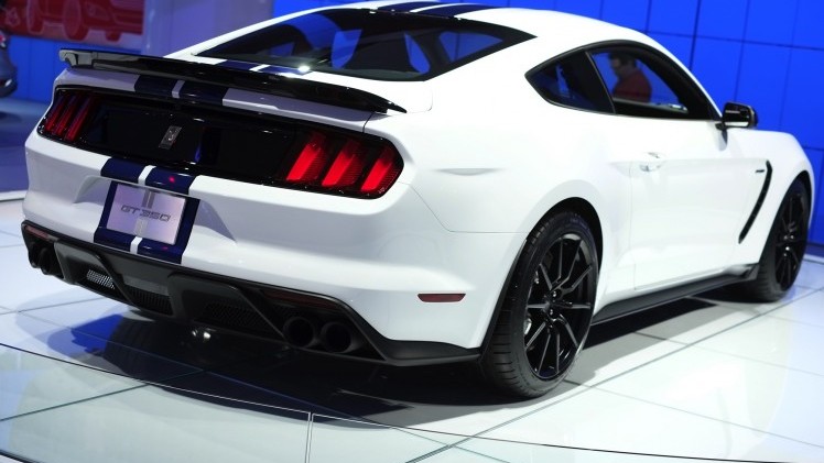 De eerste grote autobeurs van het jaar, Detroit, opende deze week zijn deuren. Wij waren erbij om alle primeurs eens van dichtbij te bekijken. Van supersportwagens als de Ford GT tot enorme pickups.