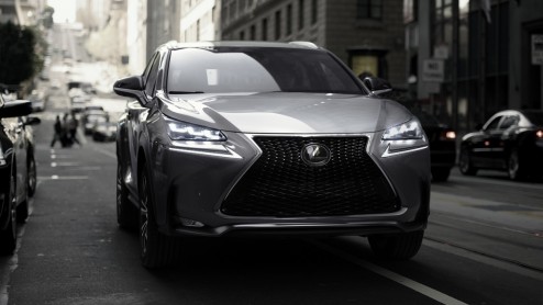 We hadden al een richtprijs van de Lexus NX 300h van onder de 50 mille en die blijkt aardig te kloppen. De compacte SUV van de Japanners moet namelijk minimaal 47.900 euro gaan opbrengen.