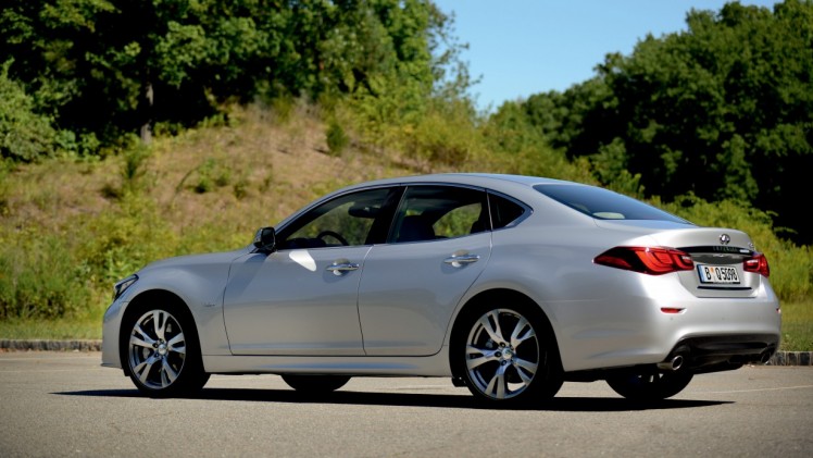 Alle uitvoeringen en prijzen van de nieuwe Infiniti Q70 2.2d, 3.7 V6 en hybrid.
