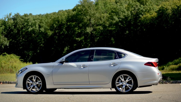 Alle uitvoeringen en prijzen van de nieuwe Infiniti Q70 2.2d, 3.7 V6 en hybrid.