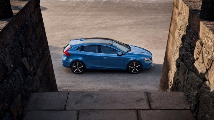 Alle prijzen en uitvoeringen van Volvo V40 D2 Business, die in modeljaar 2016 op de markt komt.