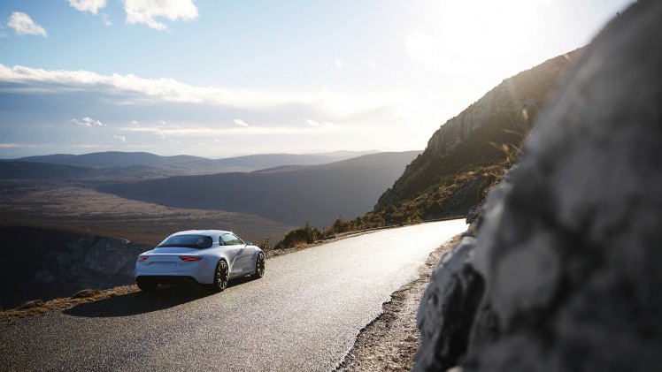 Het sportwagenmerk Alpine keert terug op de markt in 2017 en de Alpine Vision showauto is daar een realistisch voorproefje van.