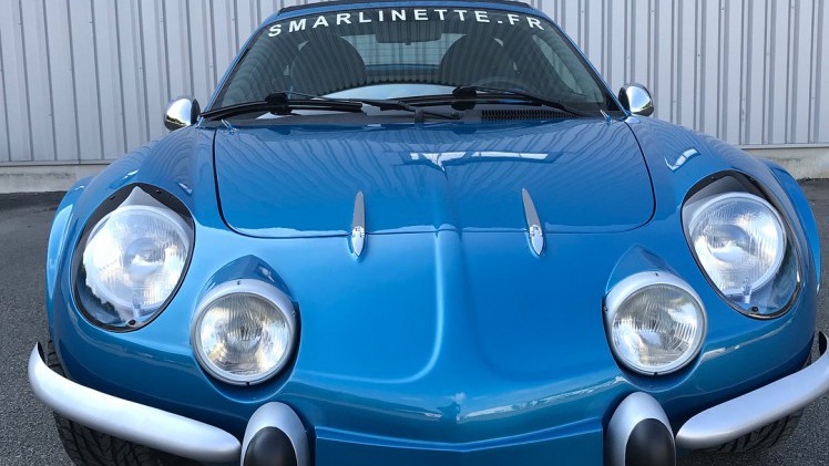 In Frankrijk kan een Smart roadster worden omgebouwd tot een Alpine A110 Berlinette.