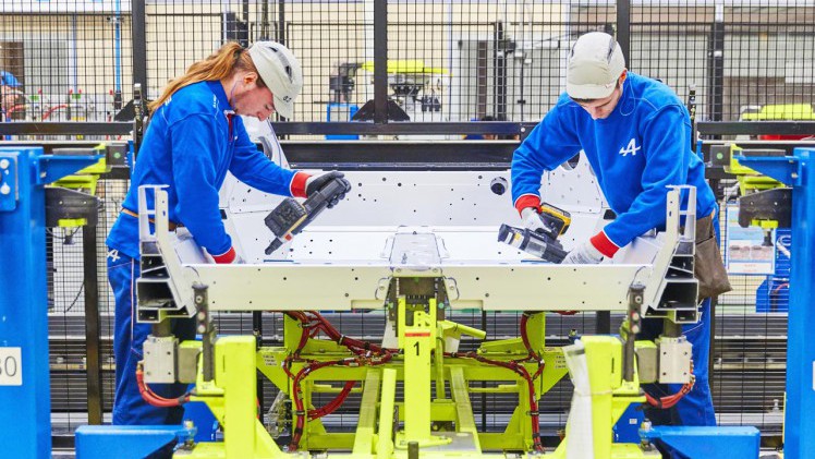 De productie van de nieuwe Alpine A110 is op 14 december officieel van start gegaan.
