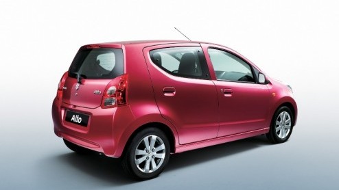 Terug van weggeweest, de Suzuki Alto komt er aan! Op de autoshow van Parijs ziet de nieuwe stadskar, vergezeld door een aantal studiemodellen, het levenslicht. Update: Vandaag is-ie onthuld, met nieuw