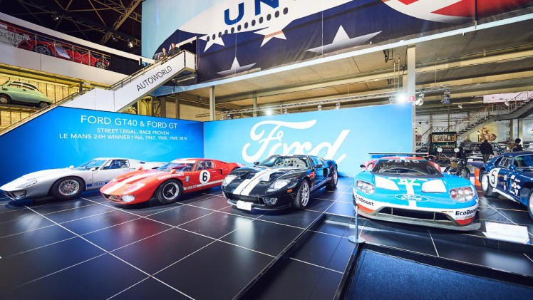 Autoworld Brussel heeft tot eind januari een prachtige thematentoonstelling over Amerikaanse auto's en motoren uit de jaren vijftig en zestig.