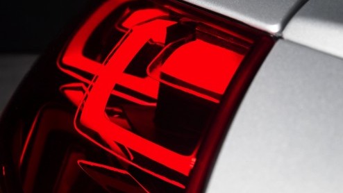 De ontwikkeling van autoverlichting, van halogeen naar xenon en led. Dit jaar doet ook al laserverlichting intrede bij BMW en Audi.