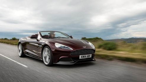 Update voor Aston Martin Vanquish en Rapide S met nieuwe achttrapsautomaat, meer vermogen en styling upgrades.