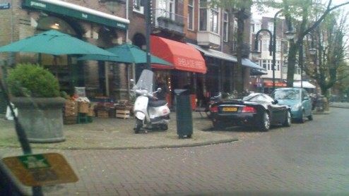 We hebben weer vele fotos mogen ontvangen van lezers die autos op straat hebben gespot. Hieronder een kleine, uiteenlopende compilatie.