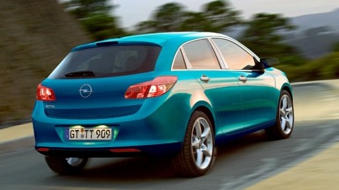Afgaande op gelekte informatie en spionagebeelden zijn er diverse impressies beschikbaar van nog te introduceren modellen. In onderstaand overzicht een korte blik op de nieuwkomers van Opel, waaronder