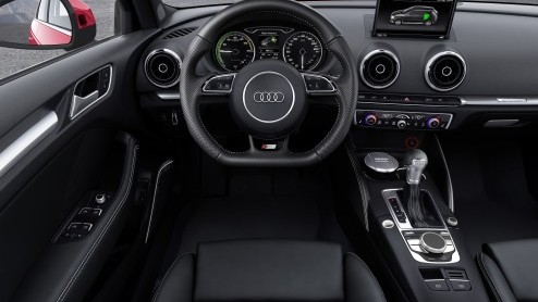 De Audi A3 Sportback e-tron met 7% bijtelling, staat vanaf vandaag bij de dealer.
