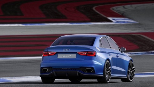 Audi presenteert de A3 clubsport quattro concept. De vierdeurs sedan is gebaseerd op de S3 Limousine, maar haalt zijn kracht uit een opgepompte 2.5 liter vijfcilinder turbomotor met liefst 525 pk.