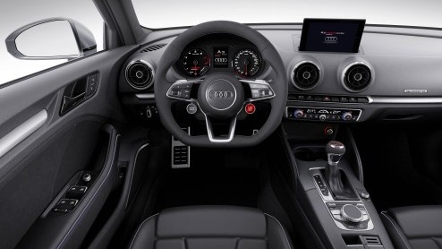 Audi presenteert de A3 clubsport quattro concept. De vierdeurs sedan is gebaseerd op de S3 Limousine, maar haalt zijn kracht uit een opgepompte 2.5 liter vijfcilinder turbomotor met liefst 525 pk.