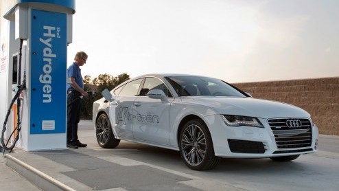 De Audi A7 h-tron is een plug-in hybride op waterstof en gaat in productie zodra de infrastructuur en markt daar klaar voor is.