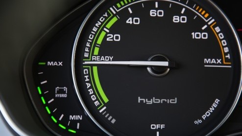 De Audi A7 h-tron is een plug-in hybride op waterstof en gaat in productie zodra de infrastructuur en markt daar klaar voor is.
