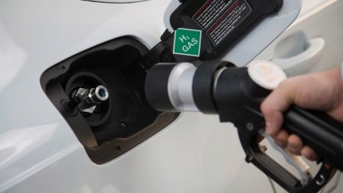 De Audi A7 h-tron is een plug-in hybride op waterstof en gaat in productie zodra de infrastructuur en markt daar klaar voor is.