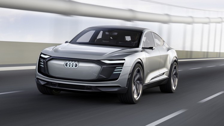 Net als Volkswagen komt ook Audi met een volledig elektrische, vierdeurs coup-SUV. Het merk presenteert de E-Tron Sportback. Zien we hier wellicht een voorbode voor de aanstaande Q4?
