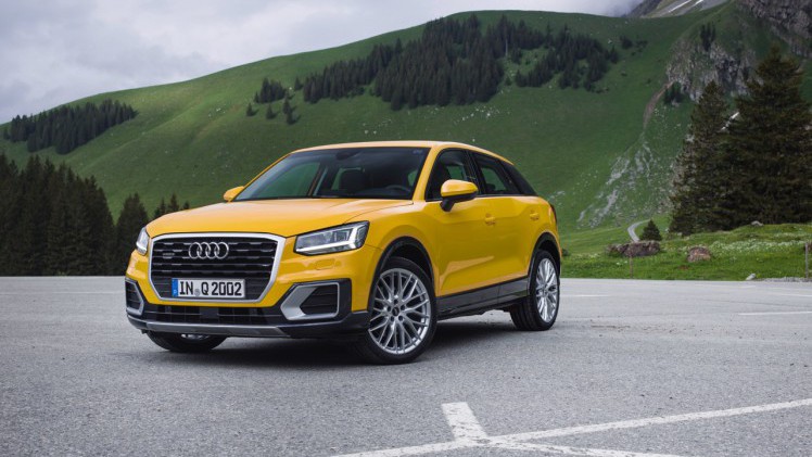 Autotest Audi Q2, een nieuwe compacte SUV met verfrissende design, goede basisuitrusting en fijne motoren. AutoVandaag test de Q2 1.0 TFSI en Q2 2.0 TDI quattro.