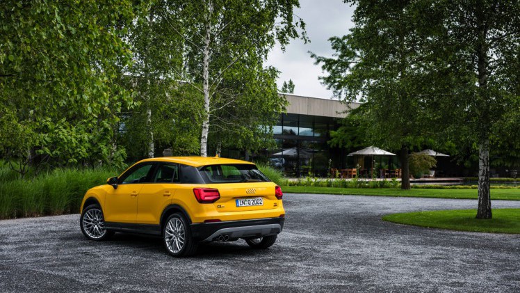 Autotest Audi Q2, een nieuwe compacte SUV met verfrissende design, goede basisuitrusting en fijne motoren. AutoVandaag test de Q2 1.0 TFSI en Q2 2.0 TDI quattro.