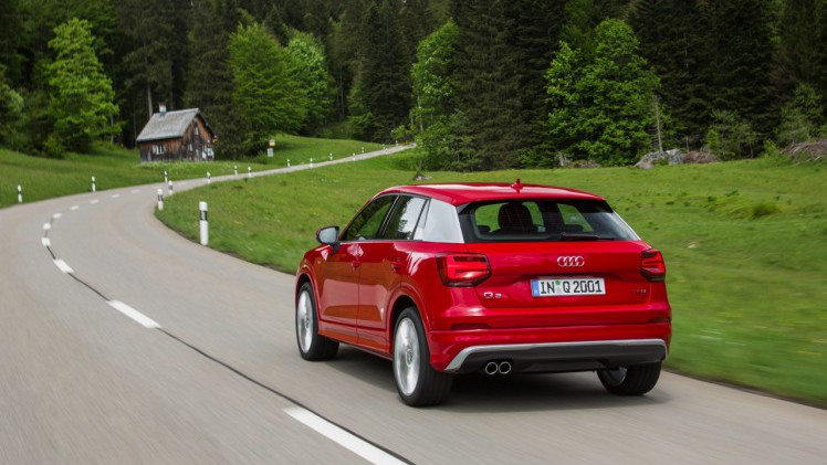 Autotest Audi Q2, een nieuwe compacte SUV met verfrissende design, goede basisuitrusting en fijne motoren. AutoVandaag test de Q2 1.0 TFSI en Q2 2.0 TDI quattro.