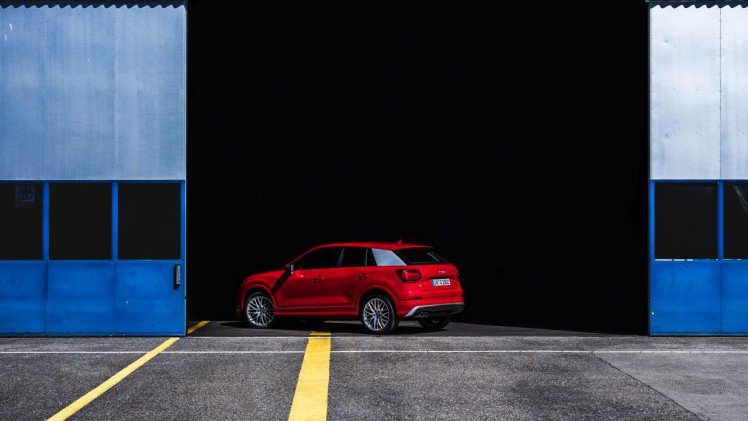 Autotest Audi Q2, een nieuwe compacte SUV met verfrissende design, goede basisuitrusting en fijne motoren. AutoVandaag test de Q2 1.0 TFSI en Q2 2.0 TDI quattro.