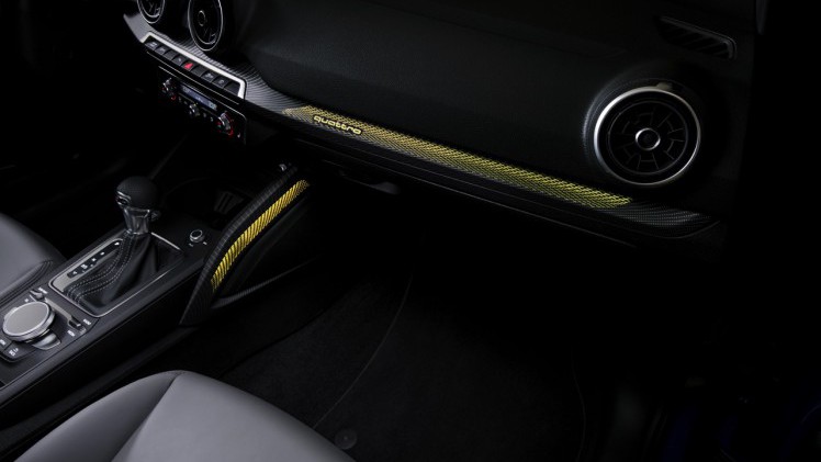 Autotest Audi Q2, een nieuwe compacte SUV met verfrissende design, goede basisuitrusting en fijne motoren. AutoVandaag test de Q2 1.0 TFSI en Q2 2.0 TDI quattro.
