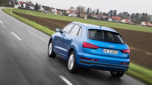 Rijtest vernieuwde Audi Q3 en RS Q3. Lees hier de rijimpressie van de Q3 facelift zoals hij in 2015 naar de showroom gaat.