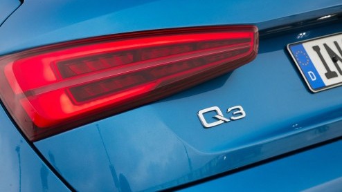 Rijtest vernieuwde Audi Q3 en RS Q3. Lees hier de rijimpressie van de Q3 facelift zoals hij in 2015 naar de showroom gaat.
