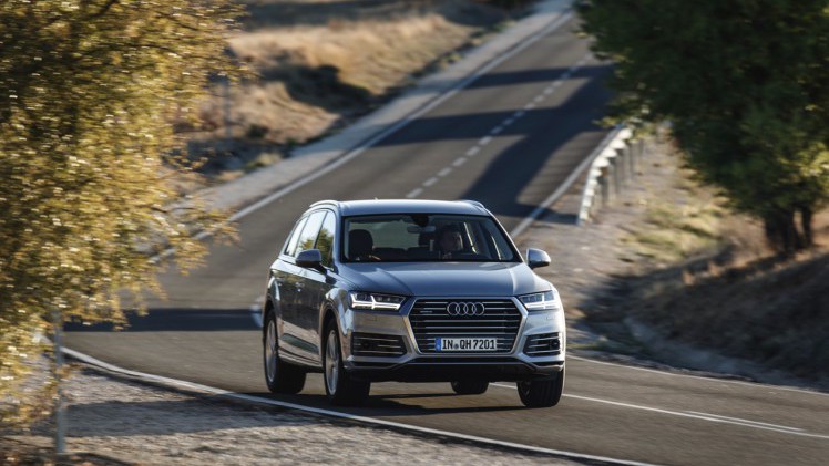 Autotest Audi Q7 3.0 TDI e-tron quattro, de plug-in hybride SUV met 373 pk en 700 Nm speelt baas boven baas met veel comfort, alle luxe en een slim hybride brein.