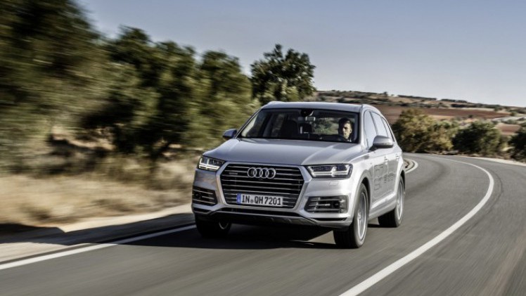 Prijzen en uitvoeringen van de Audi Q7 e-tron 3.0 TDI bekend. Audi houdt vast aan de richtprijs en prijst de Q7 plug-in hybride met 15% bijtelling op 85.000 euro.